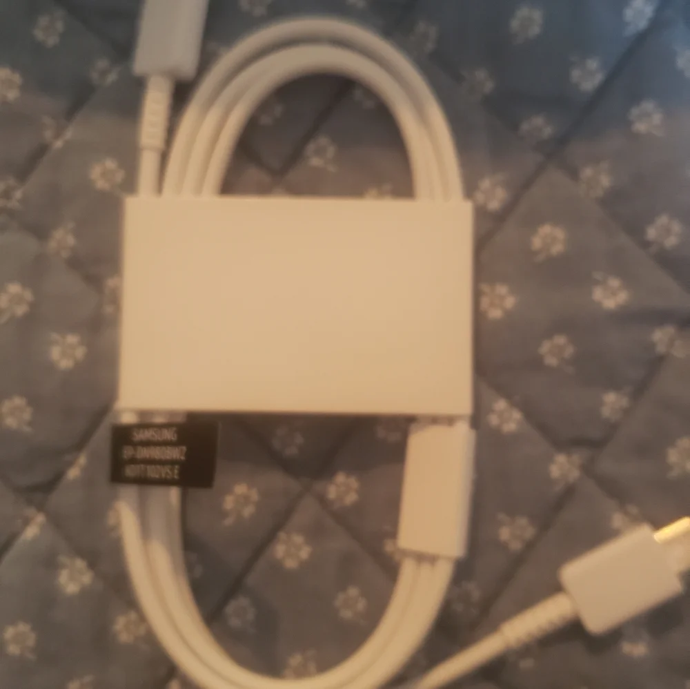 Samsung Factory Original Cable Lightening BRAND NEW NEVER USED